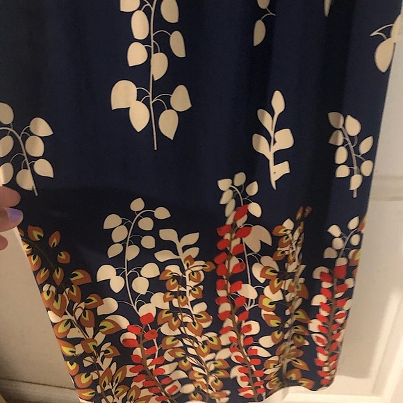 Women's long dress size medium Navy blue with floral print - Picture 4 of 4